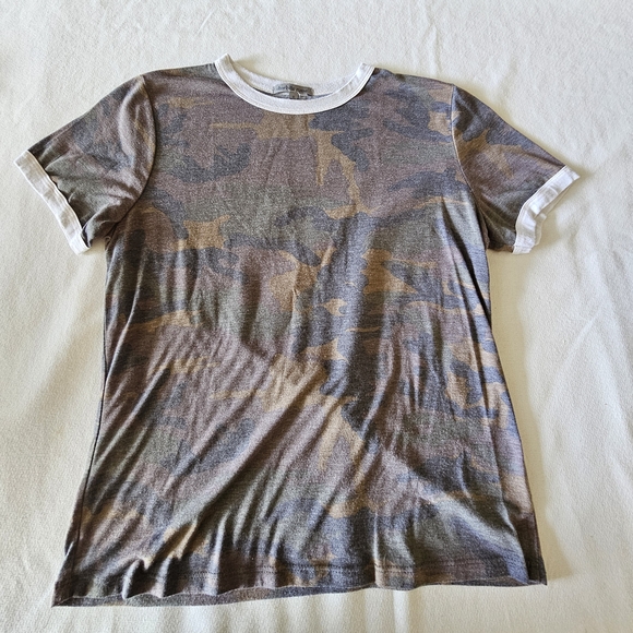 Charlotte Russe Camouflage Short Sleeve Tee - Picture 1 of 3